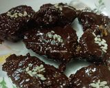 A picture of step 6 of No Bake- Chocolaty Date Bites.