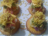 બિસ્કીટ ચાટ (Biscuit Chat Recipe In Gujarati)
