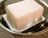 A picture of step 4 of Simple and Easy Drained Tofu.