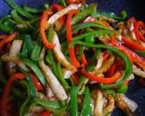 A picture of step 6 of Chinjao Rosu-style Chikuwa and Green Pepper Stir-fry.