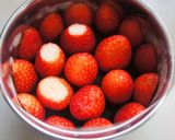 A picture of step 6 of Fraisier Style No-bake Cheesecake.