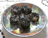 A picture of step 7 of Okara Mochi with Roasted Barley or Kinako Flour.