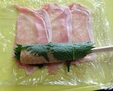 A picture of step 4 of BBQ Pork and Rice Rolls.