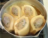 A picture of step 6 of Healthy Simmered Koya Dofu with Tofu and Meat Filling.