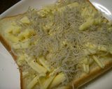 A picture of step 2 of Chirimenjako and Cheese on Toast.