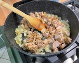 Une image de l'étape 11 de Effiloché de porc aux pommes de terre, champignons et coriandre.