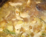 Foto del paso 3 de la receta: Pollo en salsa con cebolla y pimiento verde