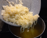 Foto del paso 4 de la receta: Sopa de cebolla