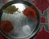 वेज कुकर पुलाव (veg cooker pulav recipe in marathi) रेसिपी स्टेप 2 फोटो