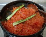 A picture of step 3 of Easy Carrot Toss (chamko).