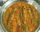 A picture of step 7 of Parshe Fish curry.