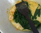 Foto langkah ke 2 dari resep Sayur santan daun singkong dan udang.