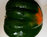 A picture of step 2 of Curry and Honey Acorn Squash.