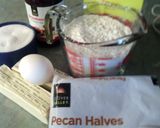 A picture of step 1 of Streusel Strawberry Bars.
