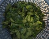 Foto langkah ke 1 dari resep Sayur Bening Katuk.
