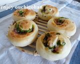 A picture of step 10 of Bacon, Spinach, and Cheese Rolls.