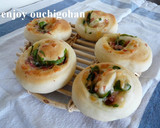 A picture of step 10 of Bacon, Spinach, and Cheese Rolls.