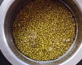 प्रोटीन से भरपूर अंकुरित साबुत मूंग सलाद (Sprout whole moong salad Recipe In Hindi) रेसिपी चरण 1 फोटो