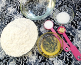 A picture of step 1 of Garlic Soft Layered Chapati.