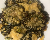 Foto del paso 7 de la receta: Chips de brócoli y queso parmesano