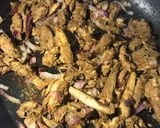 A picture of step 3 of Chicken stir fry pasta.