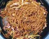 A picture of step 9 of Ika Yakisoba (Panfried Noodles with Squid).