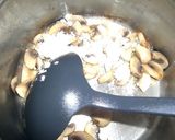 A picture of step 2 of All-Purpose Balsamic Sauce with Mushrooms.
