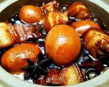Hình bước làm 2 của món Thịt kho trứng (phiên bản nước tương)