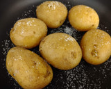 Foto del paso 1 de la receta: Papas arrugadas y mojo picón