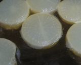 A picture of step 5 of Easy and Authentic Furofuki Daikon.