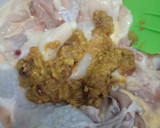 Foto langkah ke 2 dari resep Ayam goreng bawang putih.