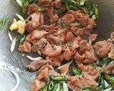 Foto langkah ke 2 dari resep Tumis sapi cabe hijau.