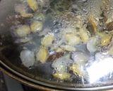 A picture of step 5 of Vongole with a Japanese Twist.