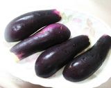 A picture of step 1 of Steamed Aubergine and Baby Scallops with Chili, Vinegar and Miso Sauce.