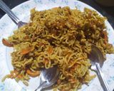 A picture of step 5 of Spicy maggi.