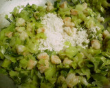 Foto del paso 2 de la receta: Hojaldre de puerros y langostinos