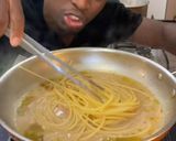 Foto del passaggio 12 della ricetta Spaghetti alle vongole