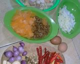 Foto langkah ke 3 dari resep Seblak Aneka Seafood Premium.