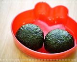 A picture of step 1 of Mickey and Minnie Onigiri Character Bento.