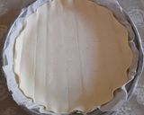 Foto del passaggio 7 della ricetta Torta salata con pasta brisée ripiena di spinaci e formaggio spalmabile