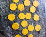 A picture of step 4 of Baked Methi Mathari.