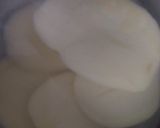 A picture of step 1 of Aloo pakoda.
