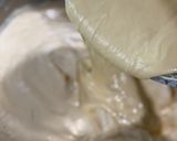 Gambar langkah 5 resipi Creamy Vanilla Butter Cake (Cream Cheese Frosting).