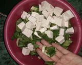 Foto langkah ke 1 dari resep Tumis pokcoy tahu sederhana.