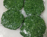 Foto del paso 5 de la receta: Hamburguesa de espinacas y cebolla