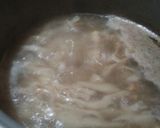 Foto langkah ke 6 dari resep Sup Jamur Bihun Galantin.