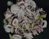 Foto langkah ke 3 dari resep Cumi Gurih Saus Tiram.