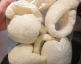 A picture of step 1 of Fish Maw Soup.