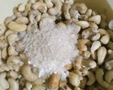 Foto langkah ke 2 dari resep Kacang Mede Telur (Kacang Disco).
