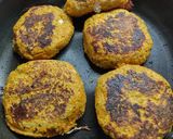 Foto del paso 4 de la receta: Croquetas de zanahoria rellenas con queso a la sartén